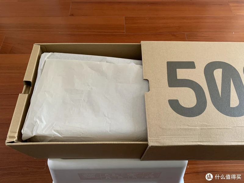 灭霸紫薯色的 Yeezy 500 ， 亲身示范来告诉你是否好搭