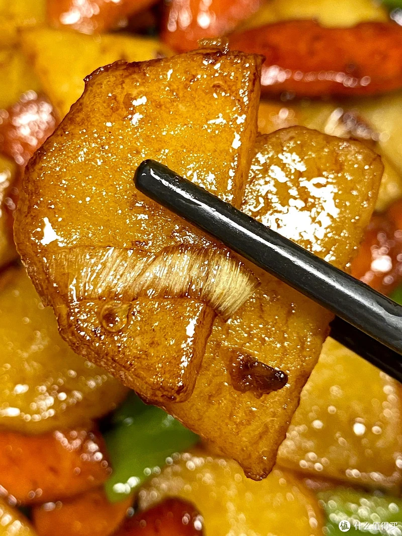 土豆青椒炒火腿肠一出锅就给我香迷糊了!
