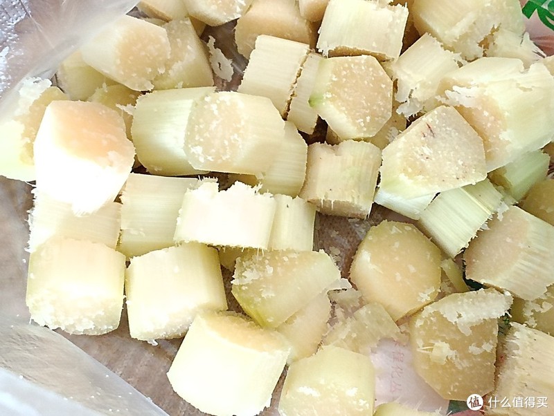 又甜又多汁,甘蔗真好吃。
