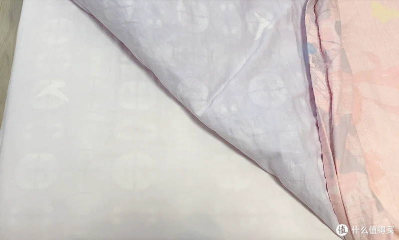 从支数印花到面料织法，一篇超详细的床品四件套选购指南（附清单推荐）