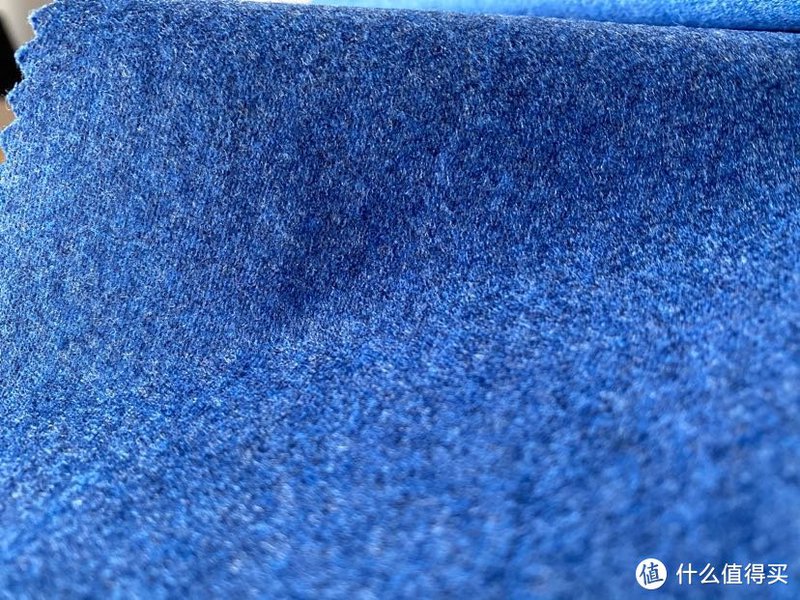 抗皱、保暖的法兰绒西裤是冬天通勤族的必备
