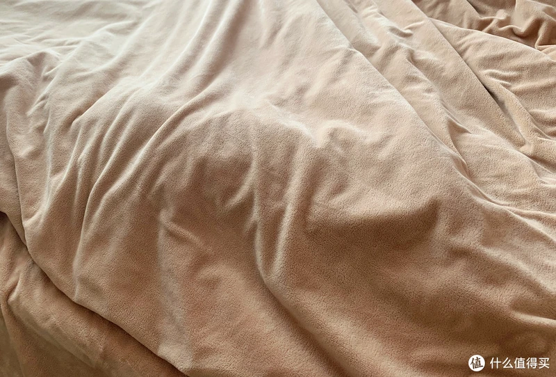 从支数印花到面料织法，一篇超详细的床品四件套选购指南（附清单推荐）
