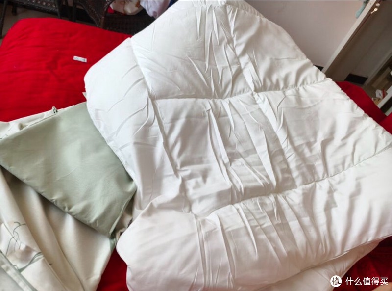40支的四件套也很可,亲肤,丝滑,一觉睡到自然醒
