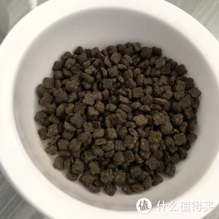 离乳期猫咪吃什么猫粮？畅享优品 奶糕猫粮分析测评
