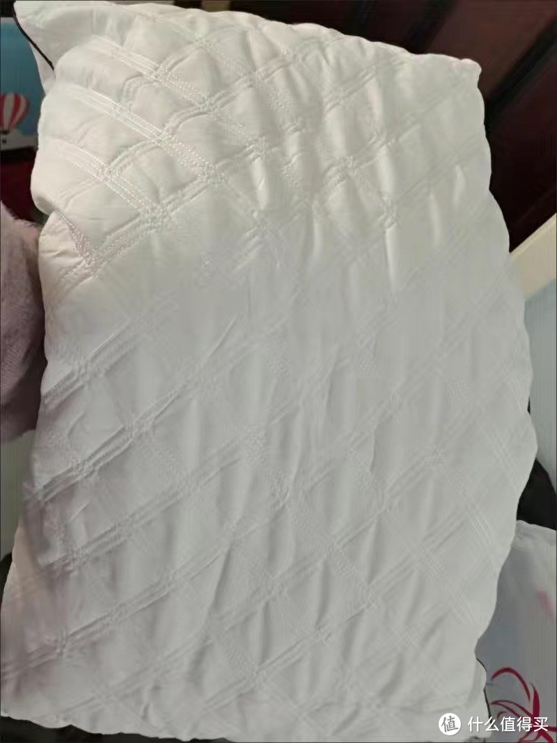 乳胶枕、记忆棉枕和棉花枕有啥区别?哪个更有助于睡眠?