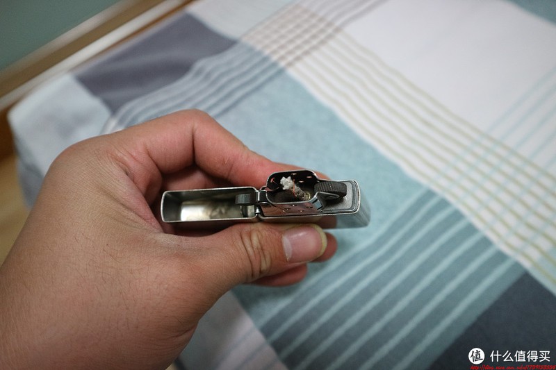 杰瑞先生介绍一下ZIPPO打火机换棉芯的详细教程