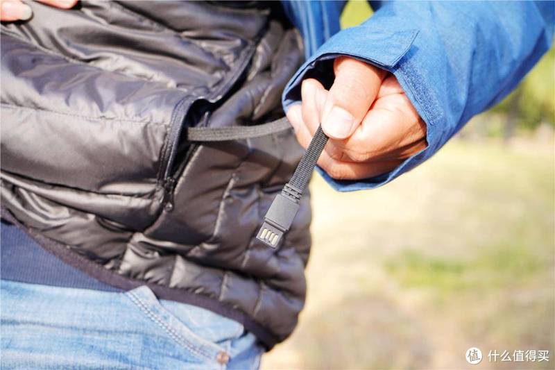 会发热的羽绒服你买过吗？这个冬天你要试一下吗？--棉花史密斯“石墨烯多区发热三合一羽绒服“分享