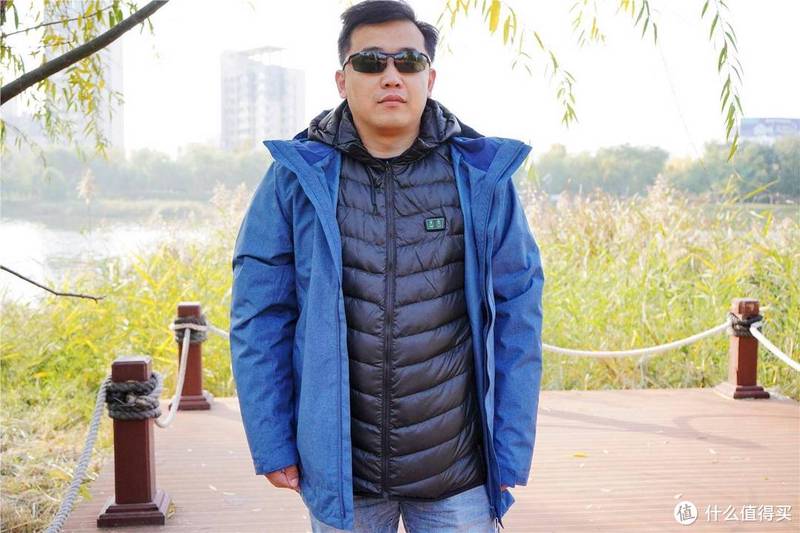 会发热的羽绒服你买过吗？这个冬天你要试一下吗？--棉花史密斯“石墨烯多区发热三合一羽绒服“分享