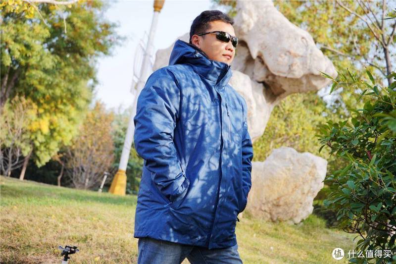 会发热的羽绒服你买过吗？这个冬天你要试一下吗？--棉花史密斯“石墨烯多区发热三合一羽绒服“分享