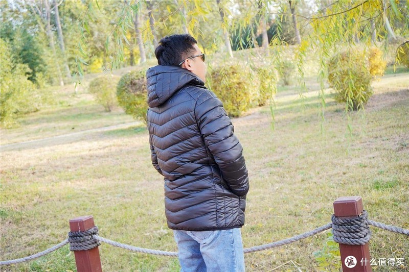 会发热的羽绒服你买过吗？这个冬天你要试一下吗？--棉花史密斯“石墨烯多区发热三合一羽绒服“分享