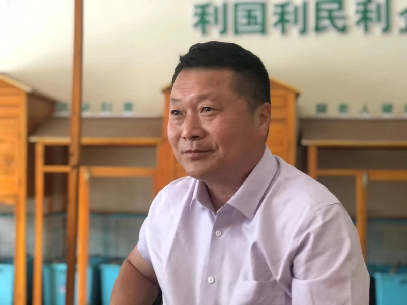 头不能转，腰不能弯，他却用两套模式，一年售出150万只鸡，带动上亿产业！