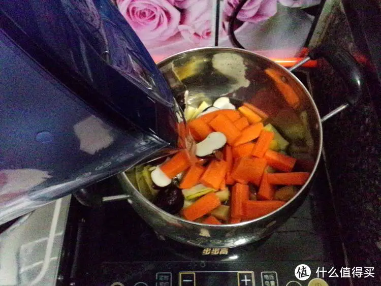 「药食同源」马蹄胡萝卜甘蔗水，帮您清心除热，凉降心火！