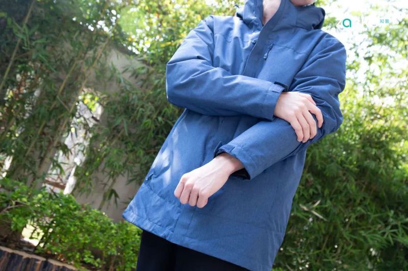 棉花史密斯石墨烯多区发热3合1羽绒服,“创新”已达“智能”未满