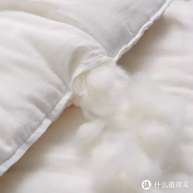 夏天，什么材质的被子盖着“最爽”，肉身实测3种材料，结果出人意料！