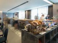 如家商旅酒店(乌鲁木齐市政府南湖广场地铁站店) - 餐厅