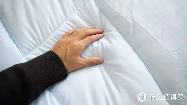 冬被也能有轻盈体验,愉悦之家气凝胶冬被睡眠体验